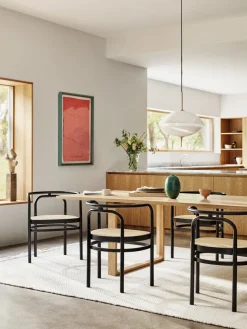 Essay Spisebord af Cecilie Manz