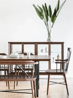 Exchange Highback Chair, walnut fra Stellar Works