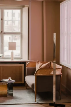 F Model gulvlampe fra Anour