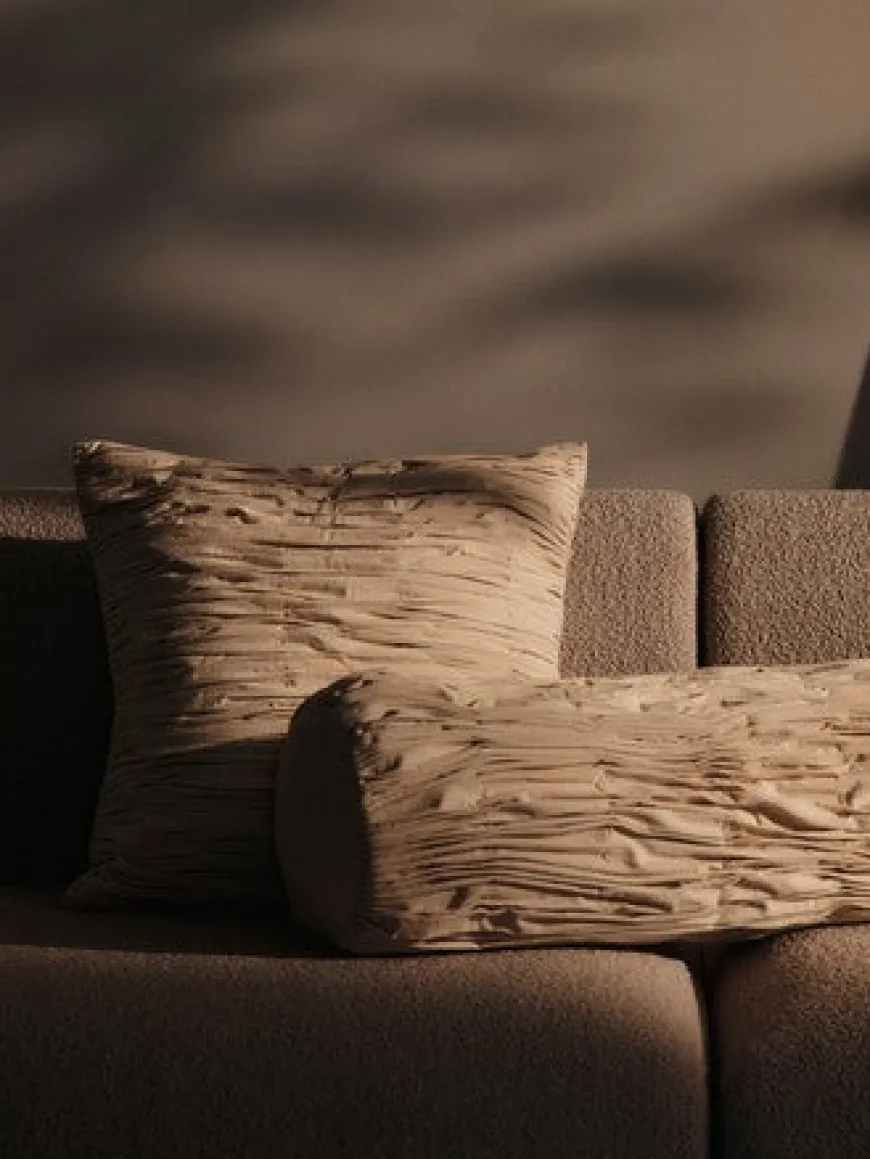 Falda Smocked Bolster Pude fra Ferm Living