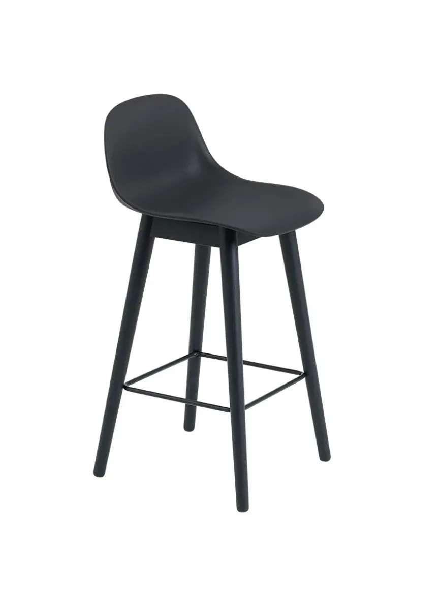 Fiber Bar Stool Wood w. back fra Muuto