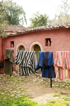 Field Robe, sand/black fra Ferm Living