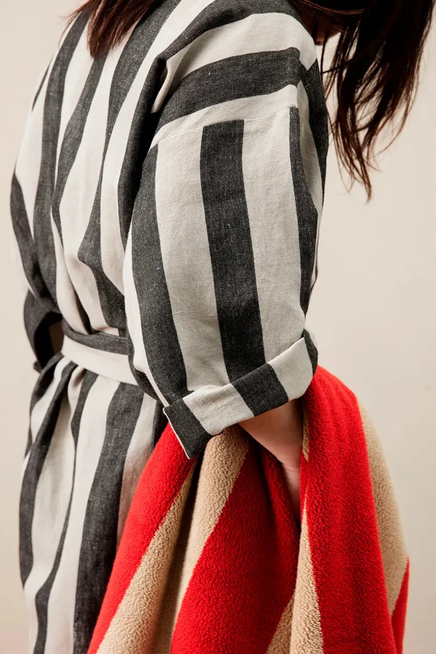 Field Robe, sand/black fra Ferm Living