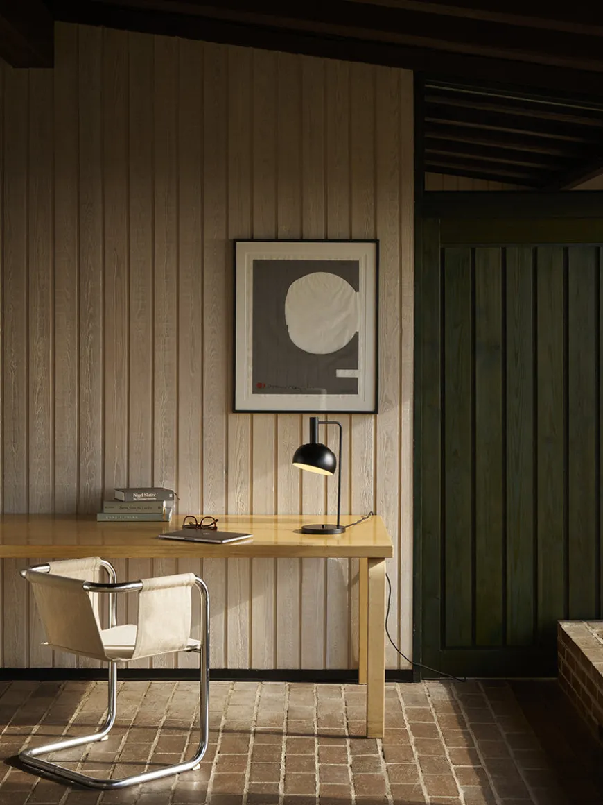 FJ Elements Table Lamp fra Louis Poulsen