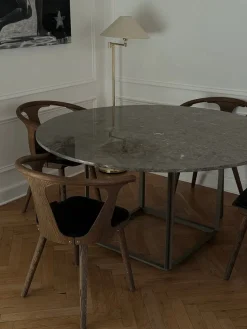 Florence spisebord Ø145, black marquina fra New Works