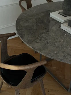 Florence spisebord Ø145, black marquina fra New Works