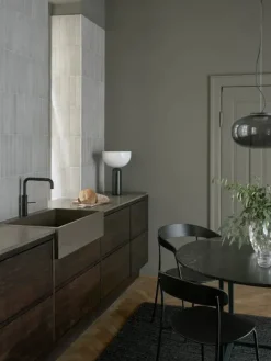 Florence spisebord Ø120, white carrera fra New Works