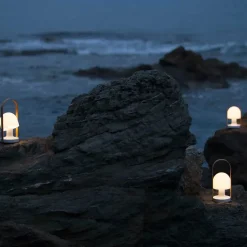 Follow Me terracotta bordlampe fra Marset