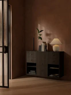 Frame 70 inkl. 2 hylder fra Audo Copenhagen