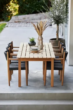 Grace Havebord fra Cane-line