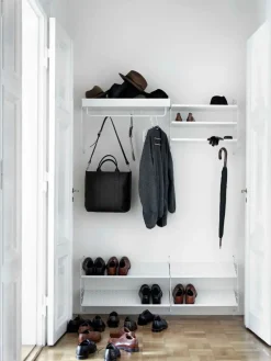 Hallway L fra String Furniture