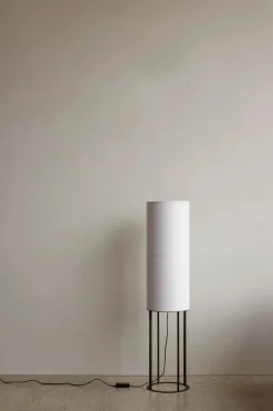 Hashira High Floor Lamp White fra Audo Copenhagen