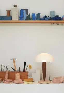 Herman SHY3 bordlampe fra &Tradition