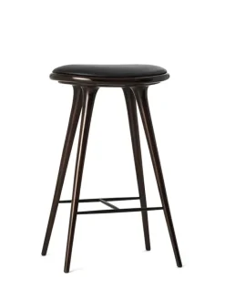 Høj barstol i sæbebehandlet eg fra Mater