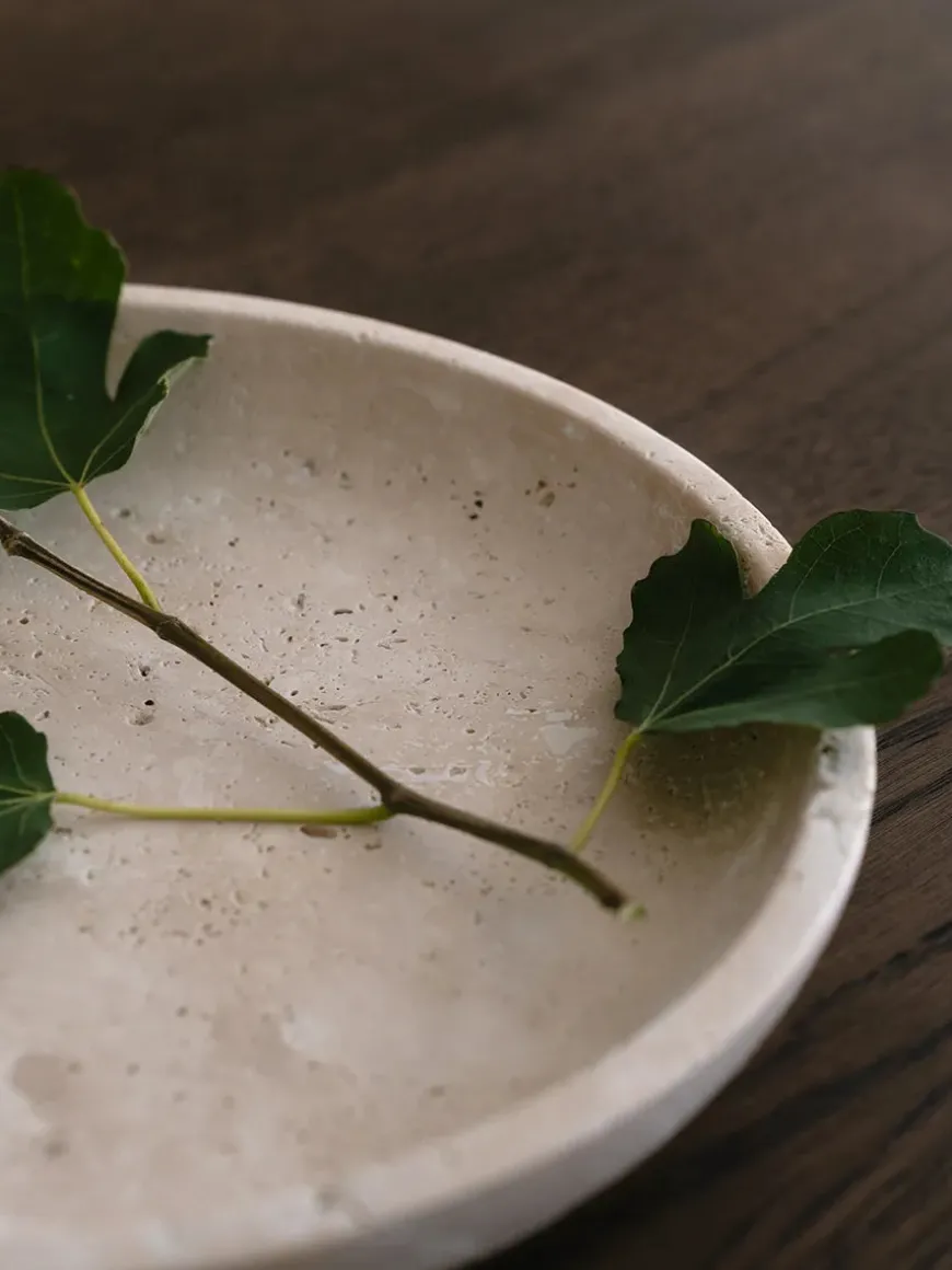 Hyben Fad, travertin fra Wabi Sabi Nordic