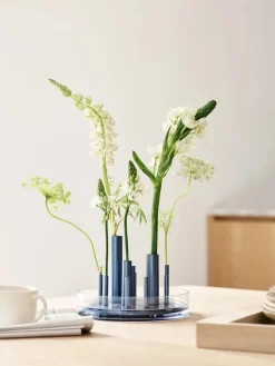 Ikeru Low Vase, dusk blue af Jaime Hayon