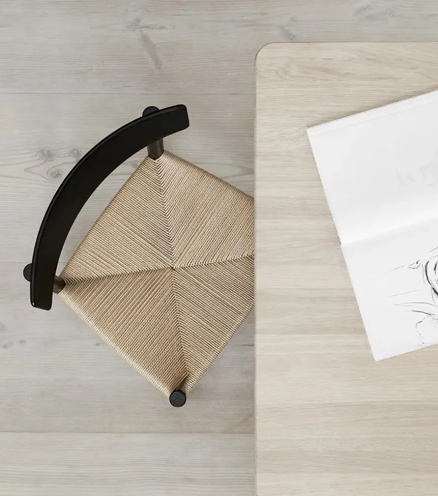 J39 Folkestolen, heritage red af Børge Mogensen