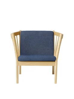J146 Lounge Chair fra FDB Møbler