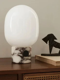 JWDA Metallic Bordlampe fra Audo Copenhagen