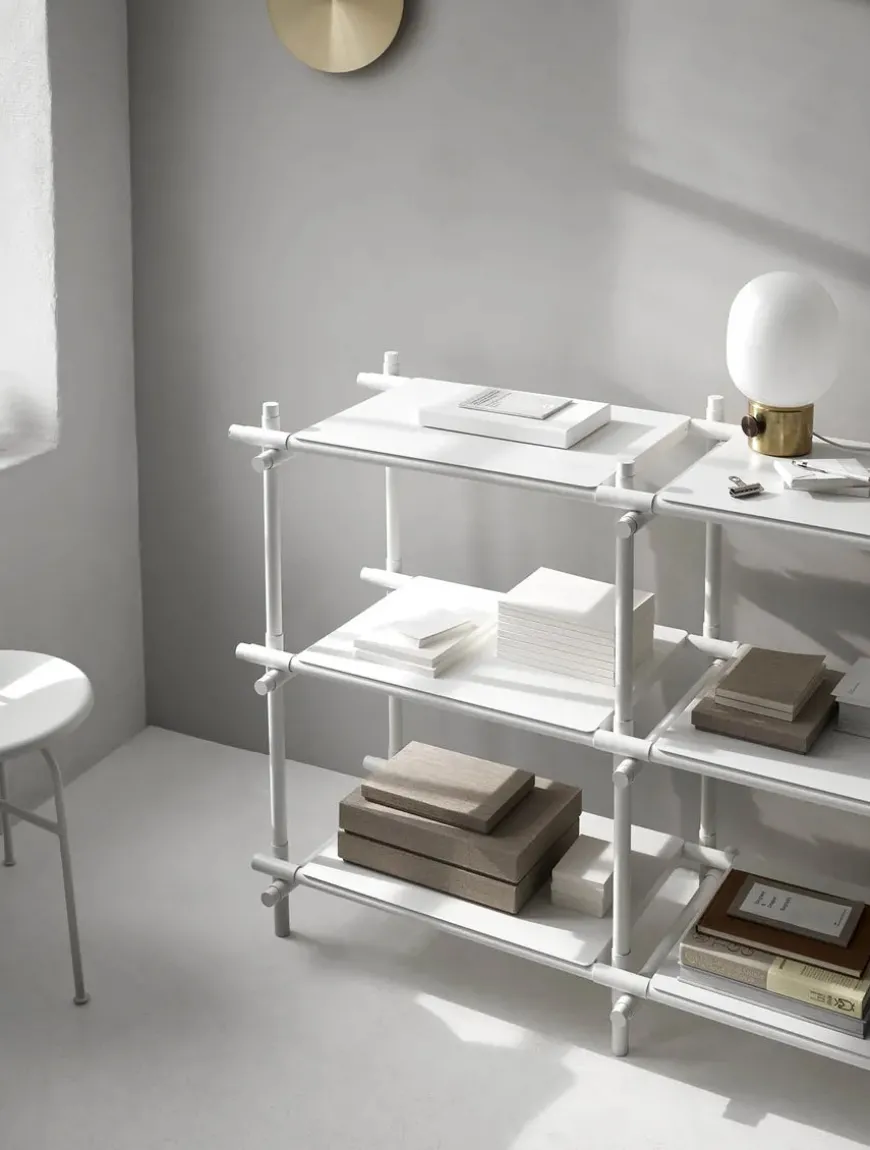 JWDA Table Lamp, red travertine stone fra Audo Copenhagen