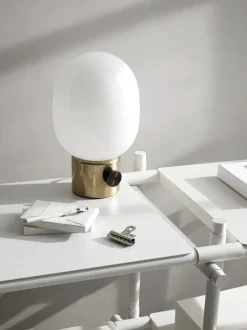 JWDA Table Lamp, red travertine stone fra Audo Copenhagen