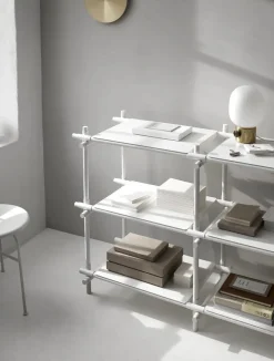 JWDA Table Lamp, red travertine stone fra Audo Copenhagen