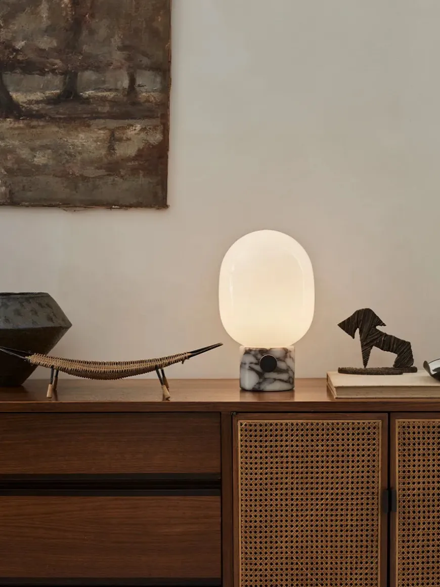 JWDA Table Lamp, red travertine stone fra Audo Copenhagen