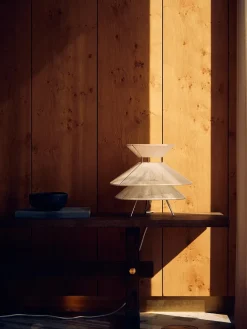 Kiku Table Lamp fra Frandsen