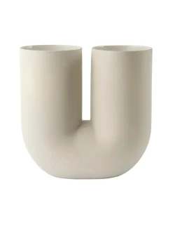 Kink Vase H 39 cm, sand fra Muuto