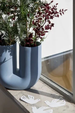 Kink Vase, light blue fra Muuto