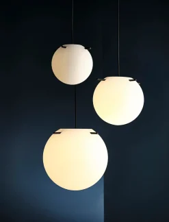 Koi Pendel, white/black Ø19 fra Frandsen