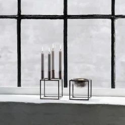 Kubus 4 Lysestage, bruneret kobber fra Audo Copenhagen