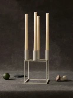 Kubus 4 Lysestage, hvid fra Audo Copenhagen