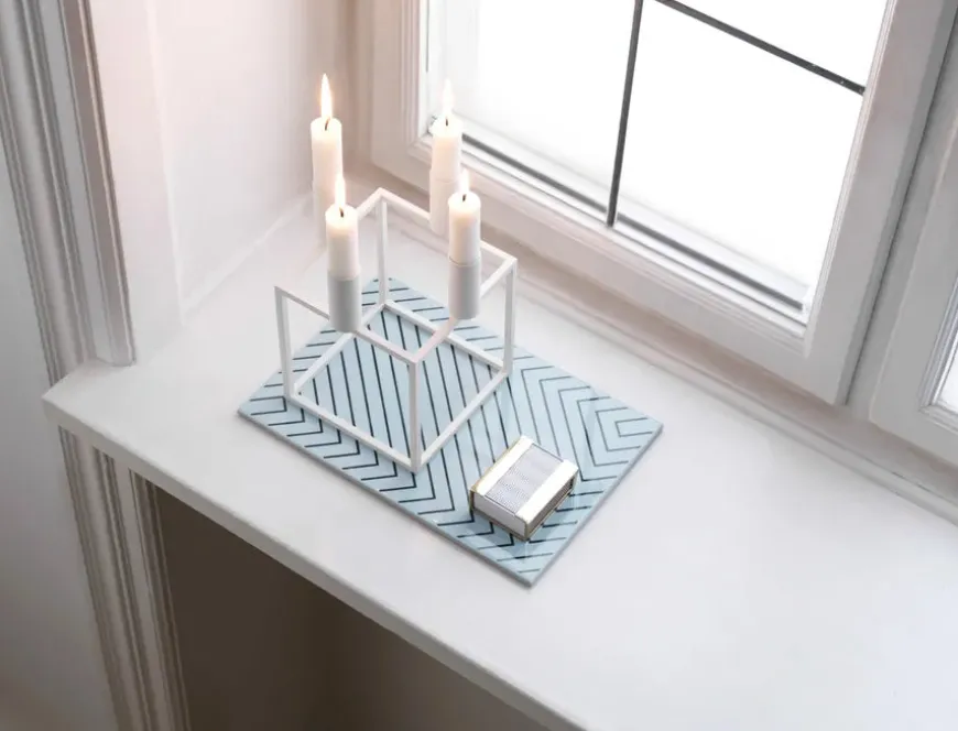 Kubus 4 Lysestage, ivory fra Audo Copenhagen