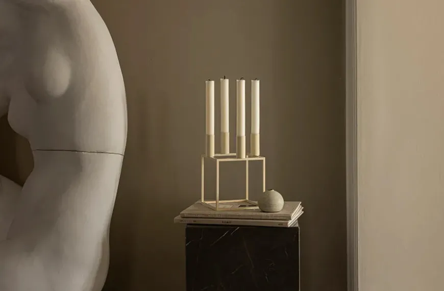 Kubus 4 Lysestage, olive fra Audo Copenhagen