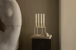 Kubus 4 Lysestage, zink fra Audo Copenhagen