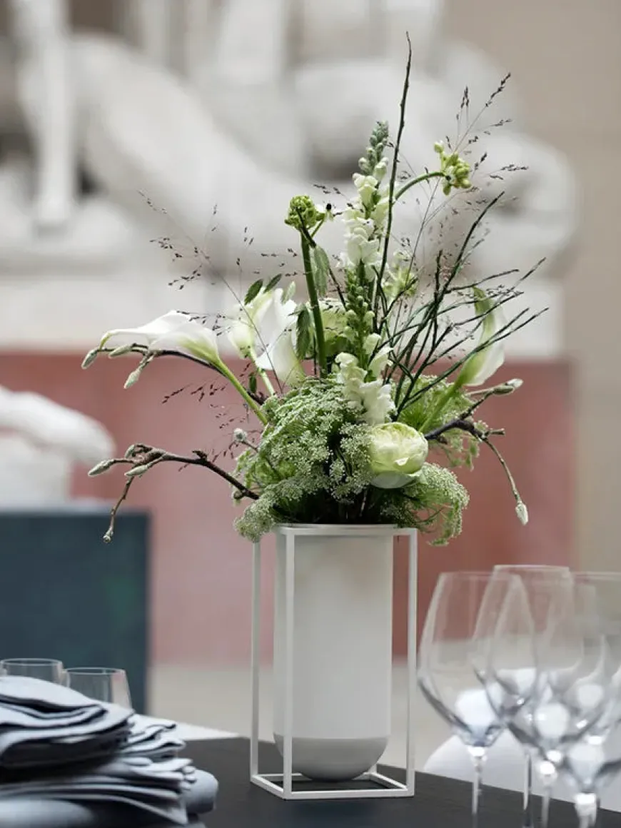 Kubus Vase Lolo, sort fra Audo Copenhagen