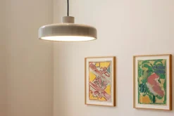 Lacquer pendant medium, grey fra Nine