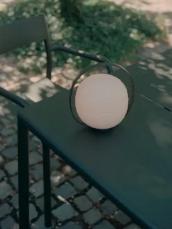 Lantern Portable Table Lamp fra New Works