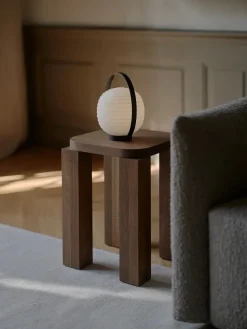 Lantern Portable Table Lamp fra New Works