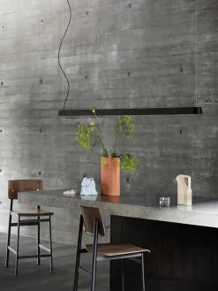 Linear Pendant Lamp 169,2 cm, black fra Muuto