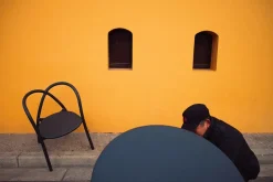 Ming Aluminium Chair, black fra Stellar Works