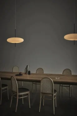 Model 2065 Pendel, hvide skærme med hvid ledning fra Astep