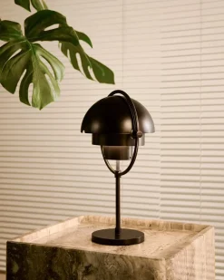 Multi-Lite Portable Bordlampe, messing/sort fra GUBI