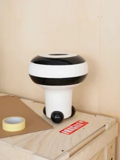 Mushroom Vase, black fra raawii