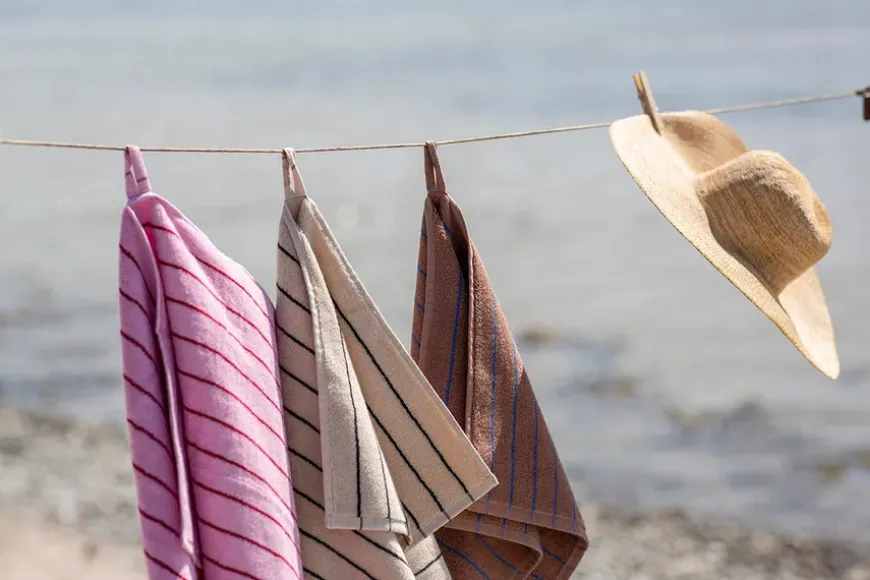 Naram towel - Creme & Ink fra Bongusta