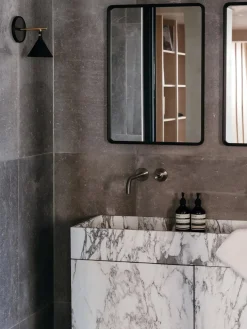 Norm Wall Mirror, Rectangular fra Audo Copenhagen