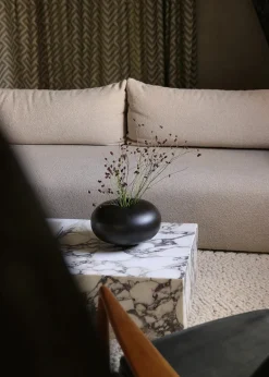 Offset Sofa 2-Seater, bouclé 16 fra Audo Copenhagen