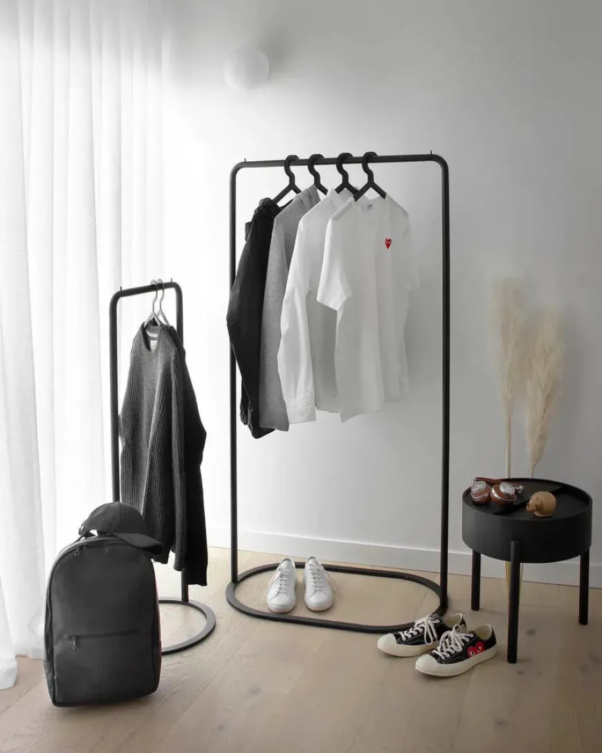 O&O Clothes Rack fra Woud