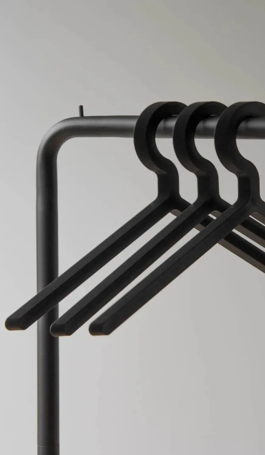 O&O Clothes Rack fra Woud